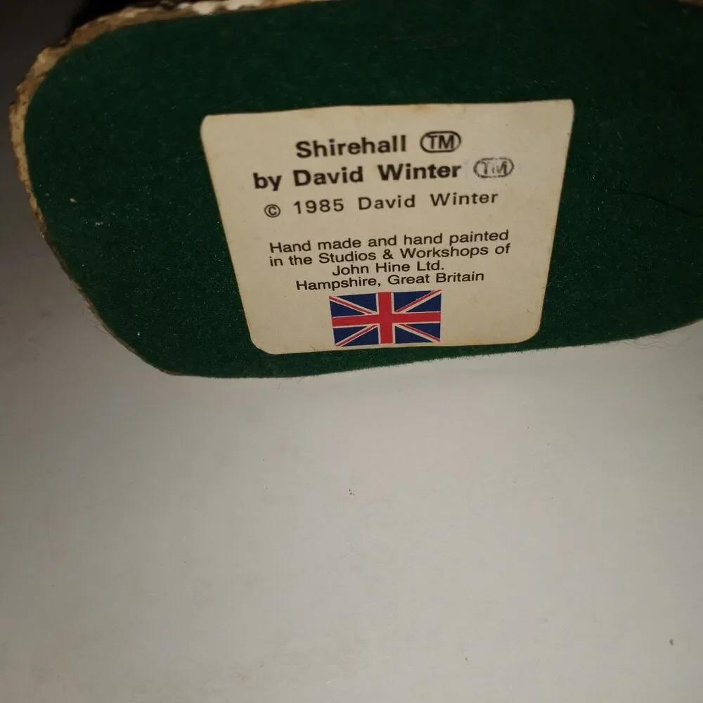 David Winter Shirehall Cottage 1985 Handmade Hand Painted Great Britain